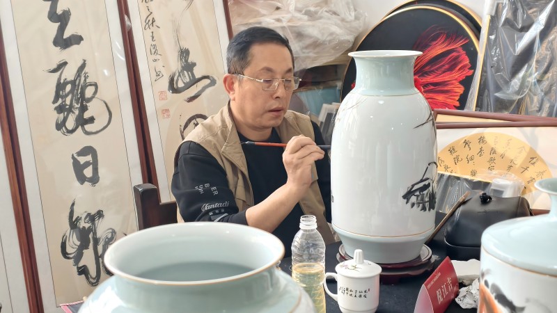 1745239754268171.jpg 倪江吉.jpg